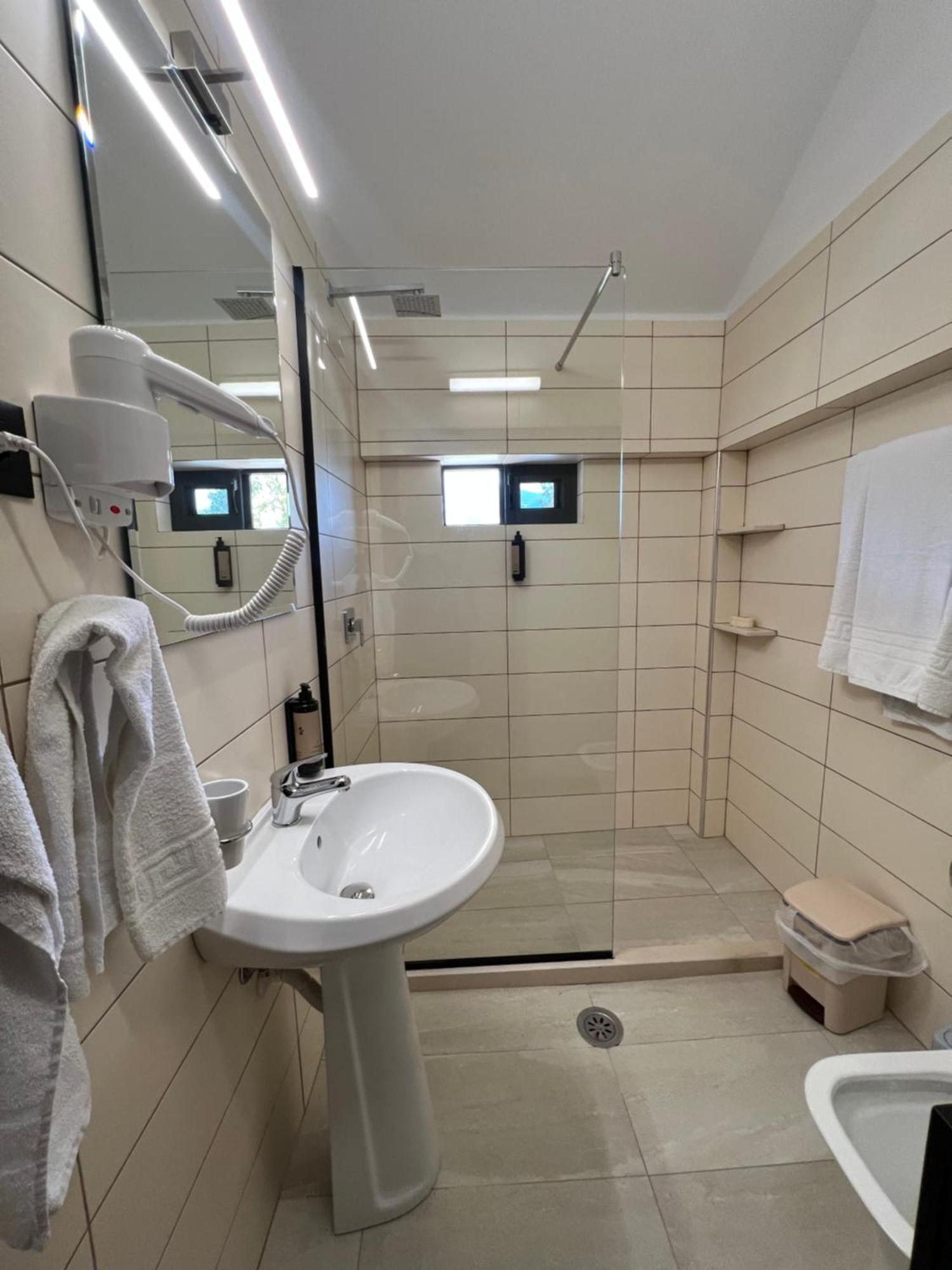 Hotel Primavera Vlorë 外观 照片
