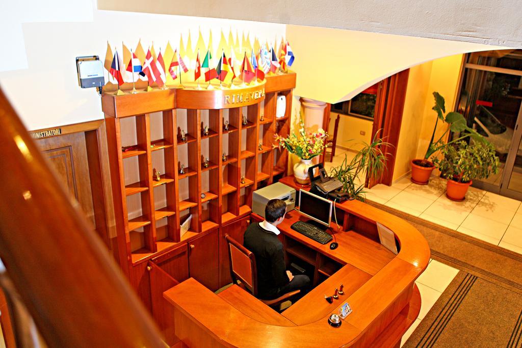 Hotel Primavera Vlorë 外观 照片